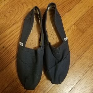 NWOT Navy Blue TOMS
